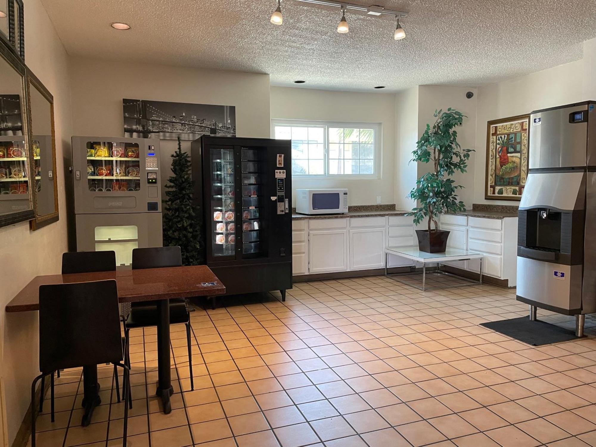 福乐顿市 格兰德旅馆酒店 外观 照片